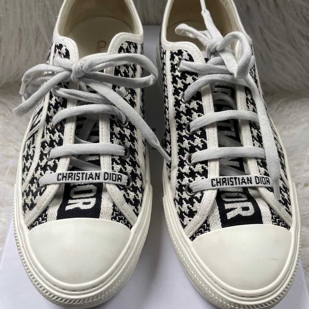 CHRISTIAN DIOR SNEAKERS